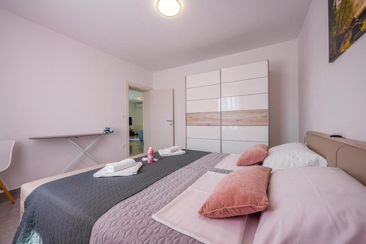 Domus Alba Apartments พูลา ภายนอก รูปภาพ