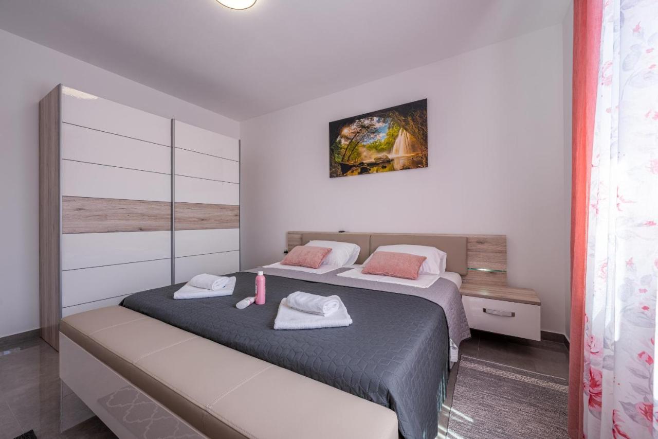 Domus Alba Apartments พูลา ภายนอก รูปภาพ