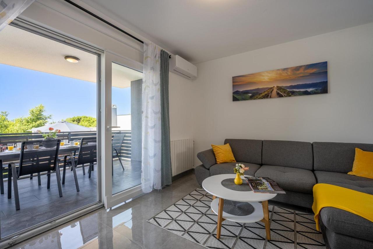 Domus Alba Apartments พูลา ภายนอก รูปภาพ