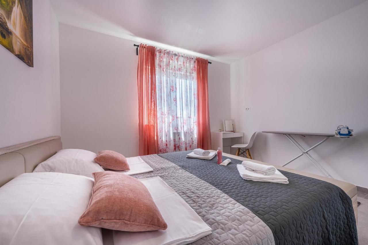Domus Alba Apartments พูลา ภายนอก รูปภาพ