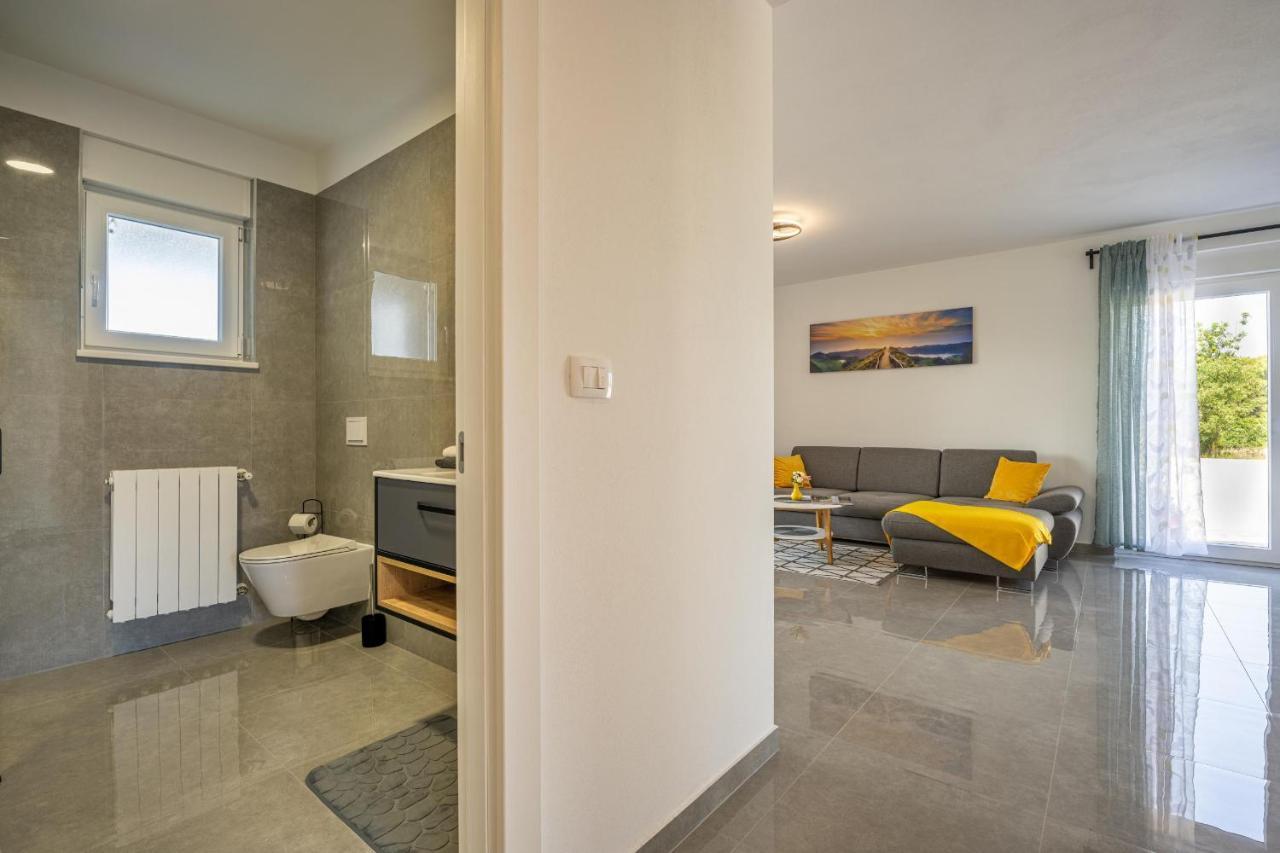 Domus Alba Apartments พูลา ภายนอก รูปภาพ