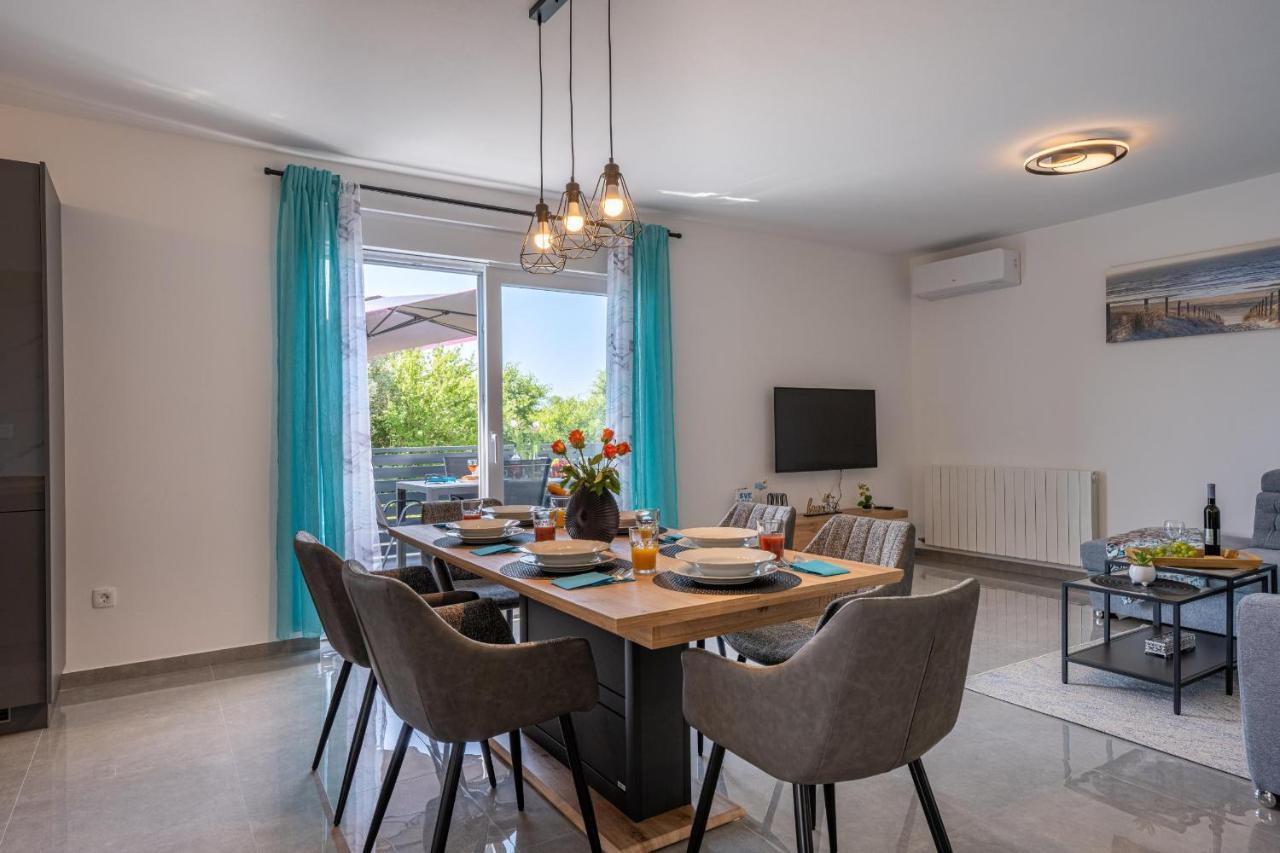 Domus Alba Apartments พูลา ภายนอก รูปภาพ